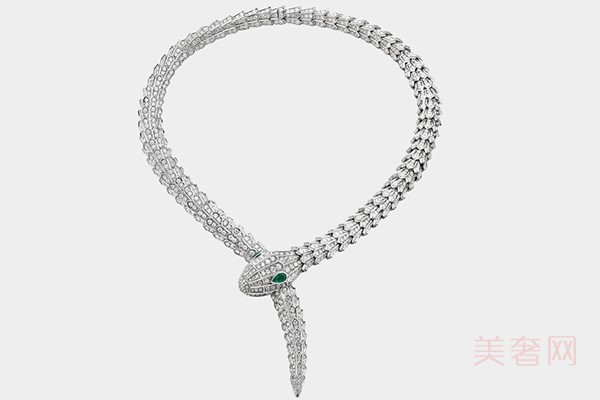 宝格丽SERPENTI SERPENTI系列N2541钻石项链展示